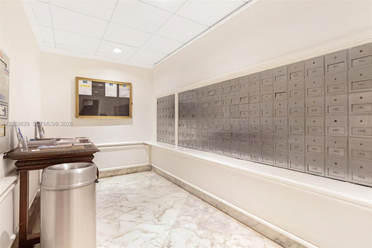 5700 Collins Ave , Unit 4C, Miami Beach, FL 33140 Photo