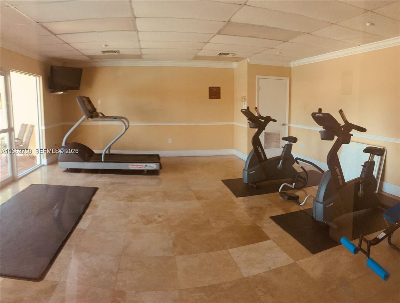 201 Golden Isles Dr, Unit 409, Hallandale Beach, FL 33009 Photo