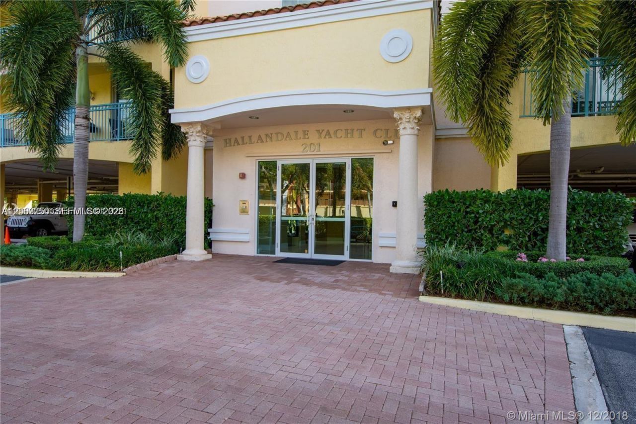 201 Golden Isles Dr, Unit 409, Hallandale Beach, FL 33009 Photo
