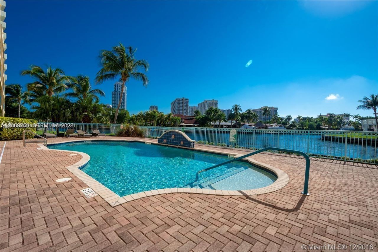 201 Golden Isles Dr, Unit 409, Hallandale Beach, FL 33009 Photo