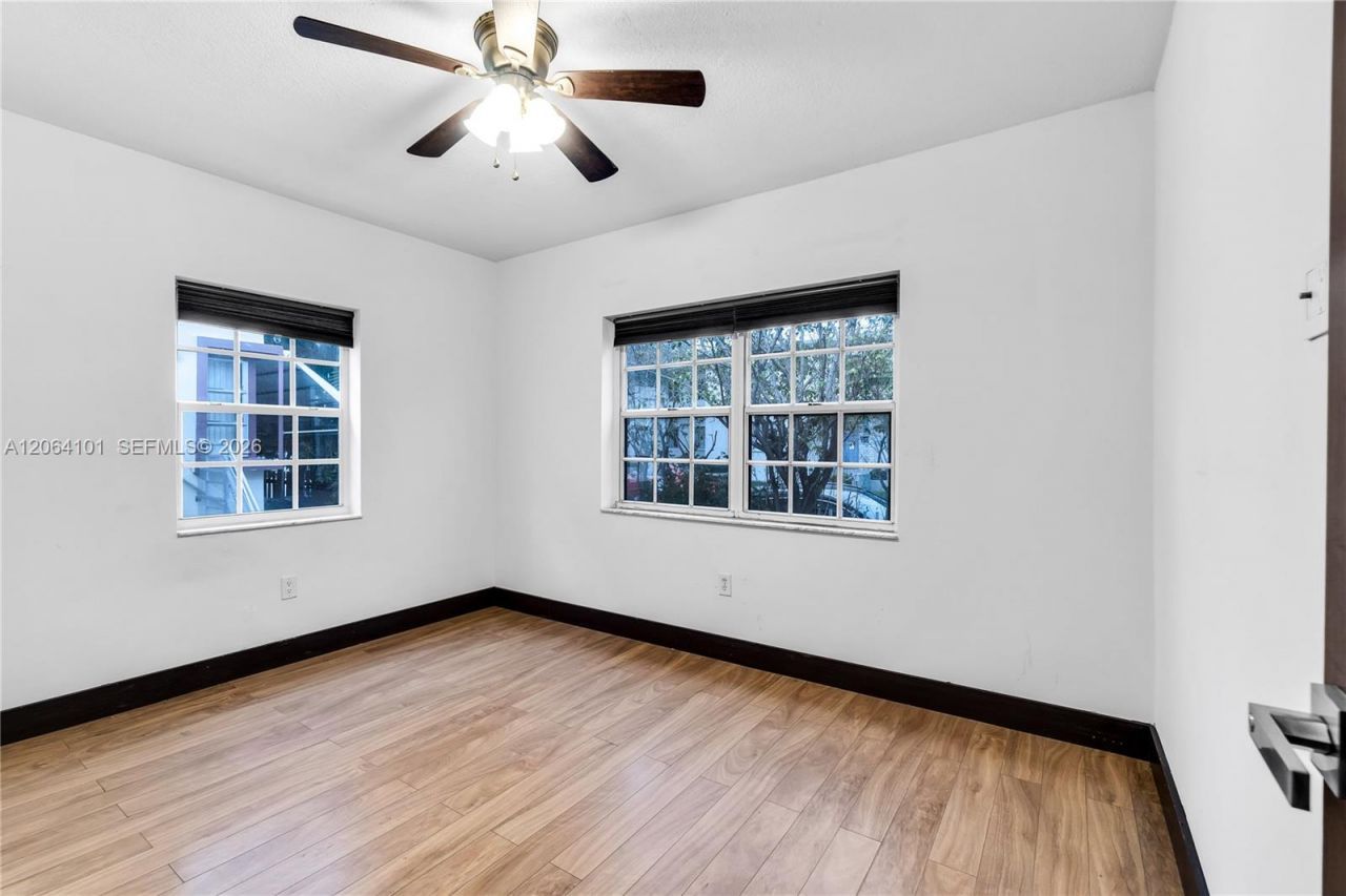 8335 E Crespi Blvd, Unit 4, Miami Beach, FL 33141 Photo