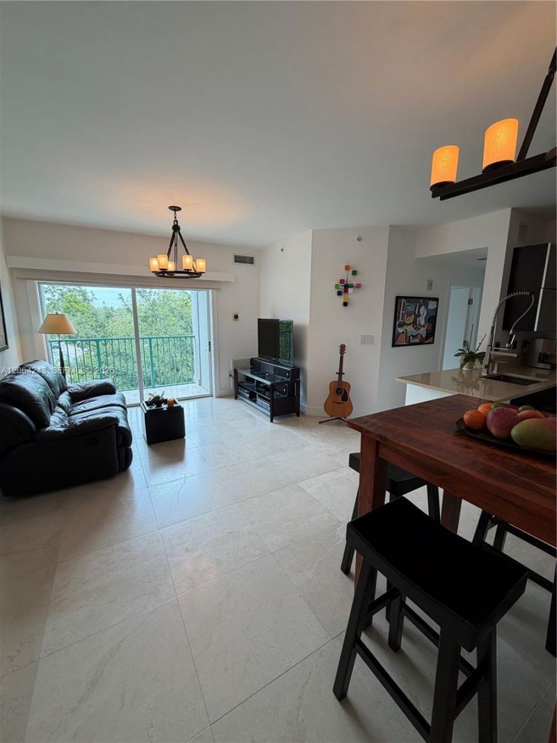 6001 SW 70th St , Unit 445, South Miami, FL 33143 Photo