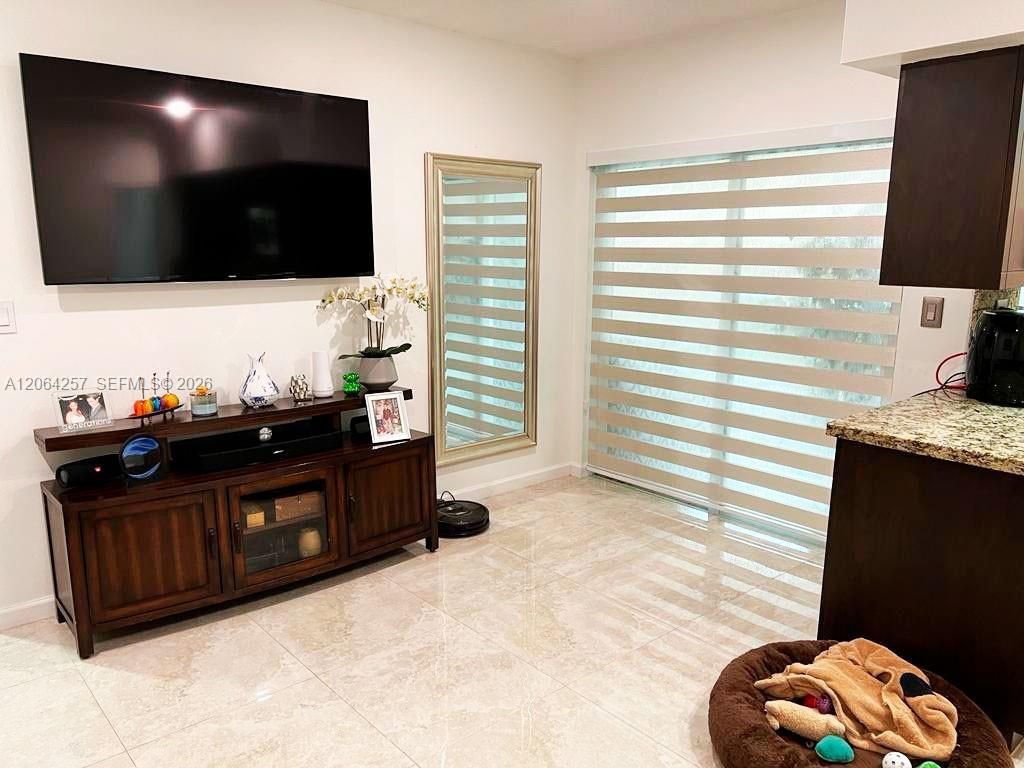 955 NW 106th Ave Cir, Miami, FL 33172 Photo