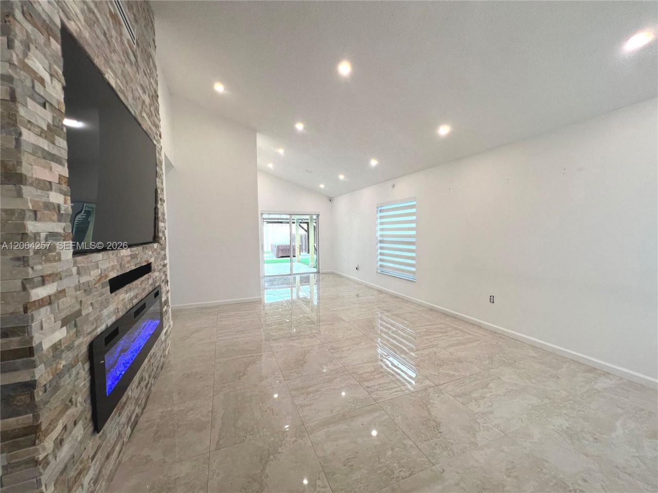 955 NW 106th Ave Cir, Miami, FL 33172 Photo