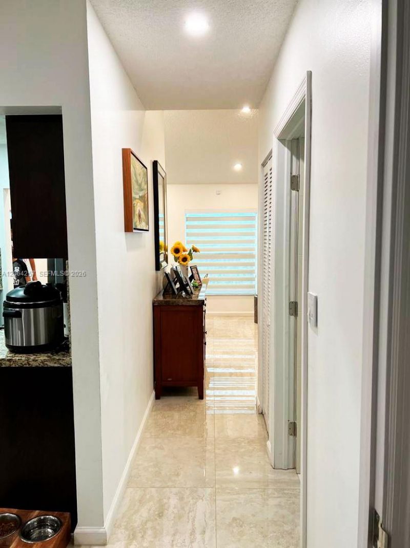 955 NW 106th Ave Cir, Miami, FL 33172 Photo