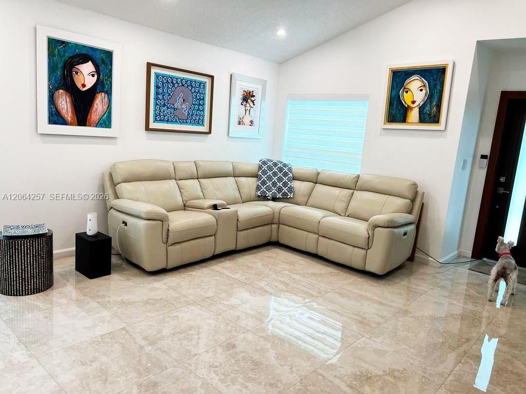 955 NW 106th Ave Cir, Miami, FL 33172 Photo