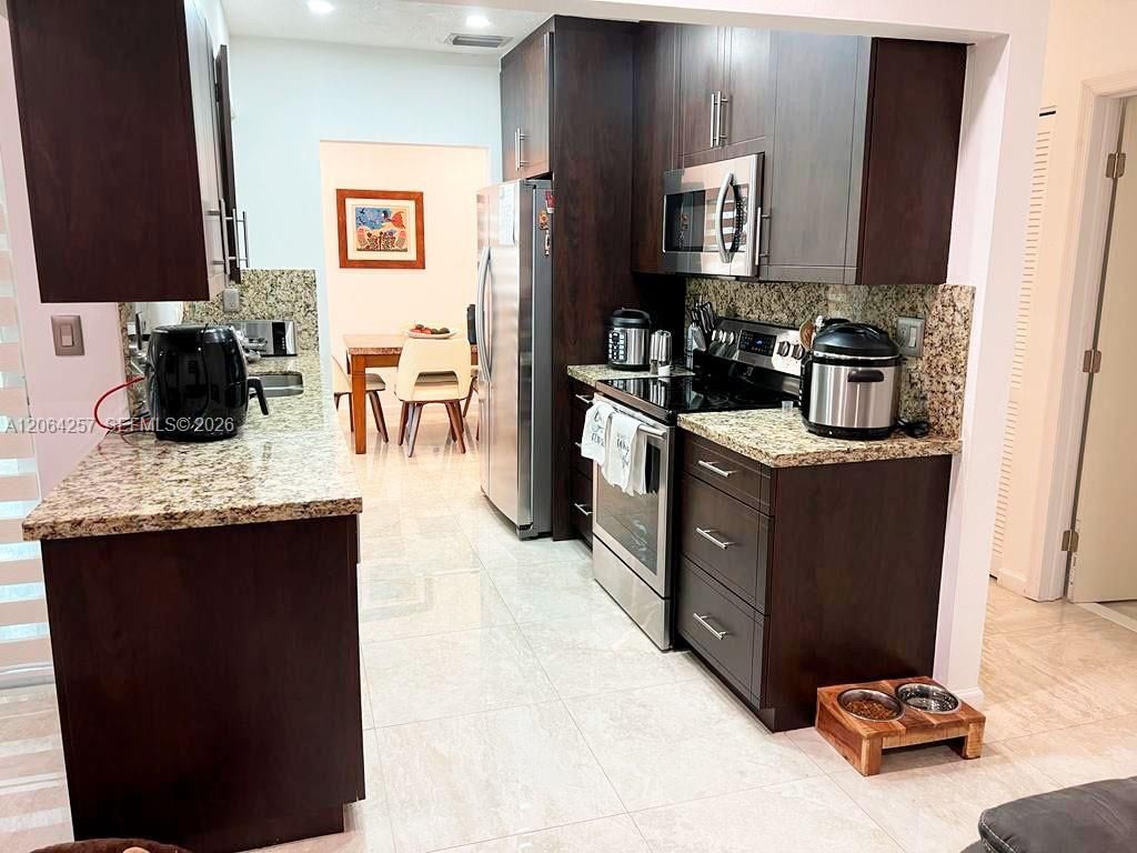 955 NW 106th Ave Cir, Miami, FL 33172 Photo