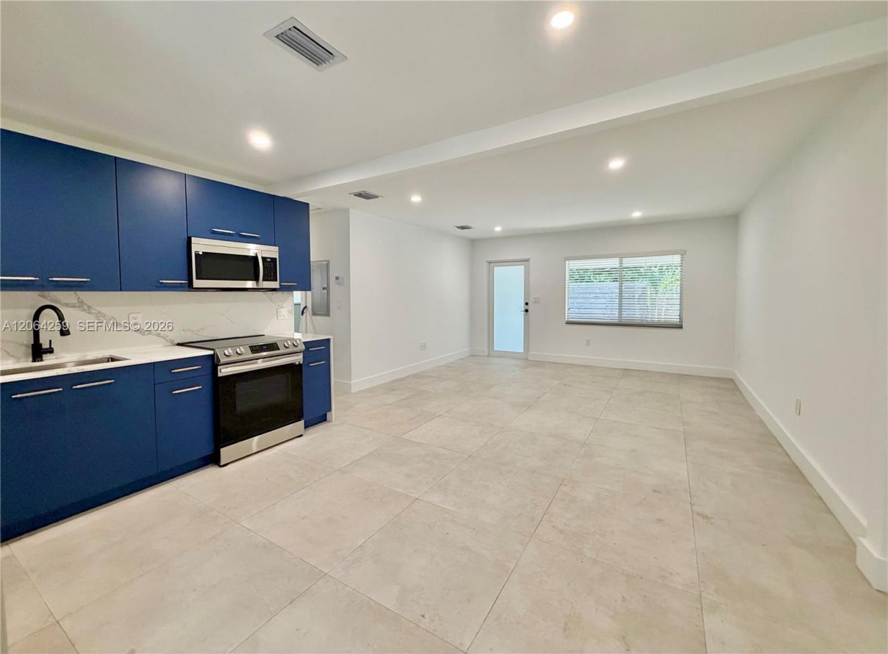 1436 NW 52nd St, Miami, FL 33142 Photo