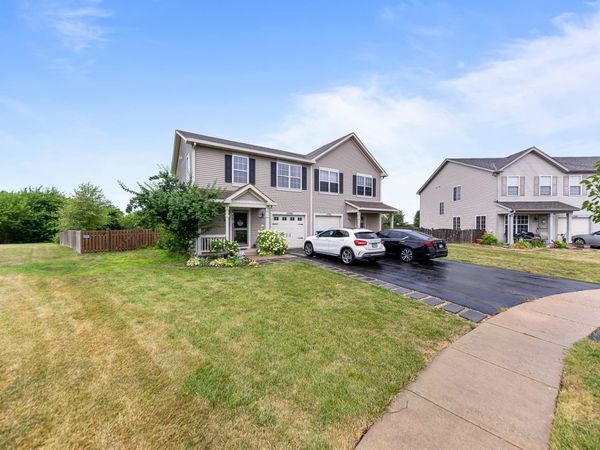 1300 Burns Lane , Minooka, IL 60447