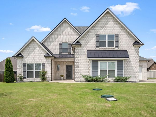 1707 Day Flower Dr, Murfreesboro, TN 37130