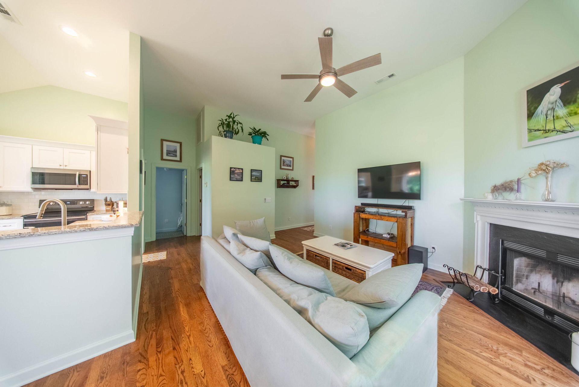 359 Kingston Lane Photo 4