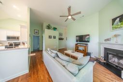 359 Kingston Lane photo 4