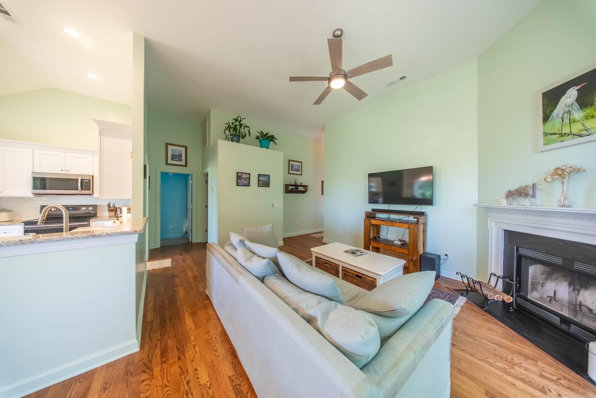 359 Kingston Lane Photo 4