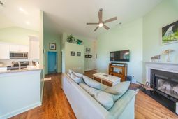 359 Kingston Lane photo 4