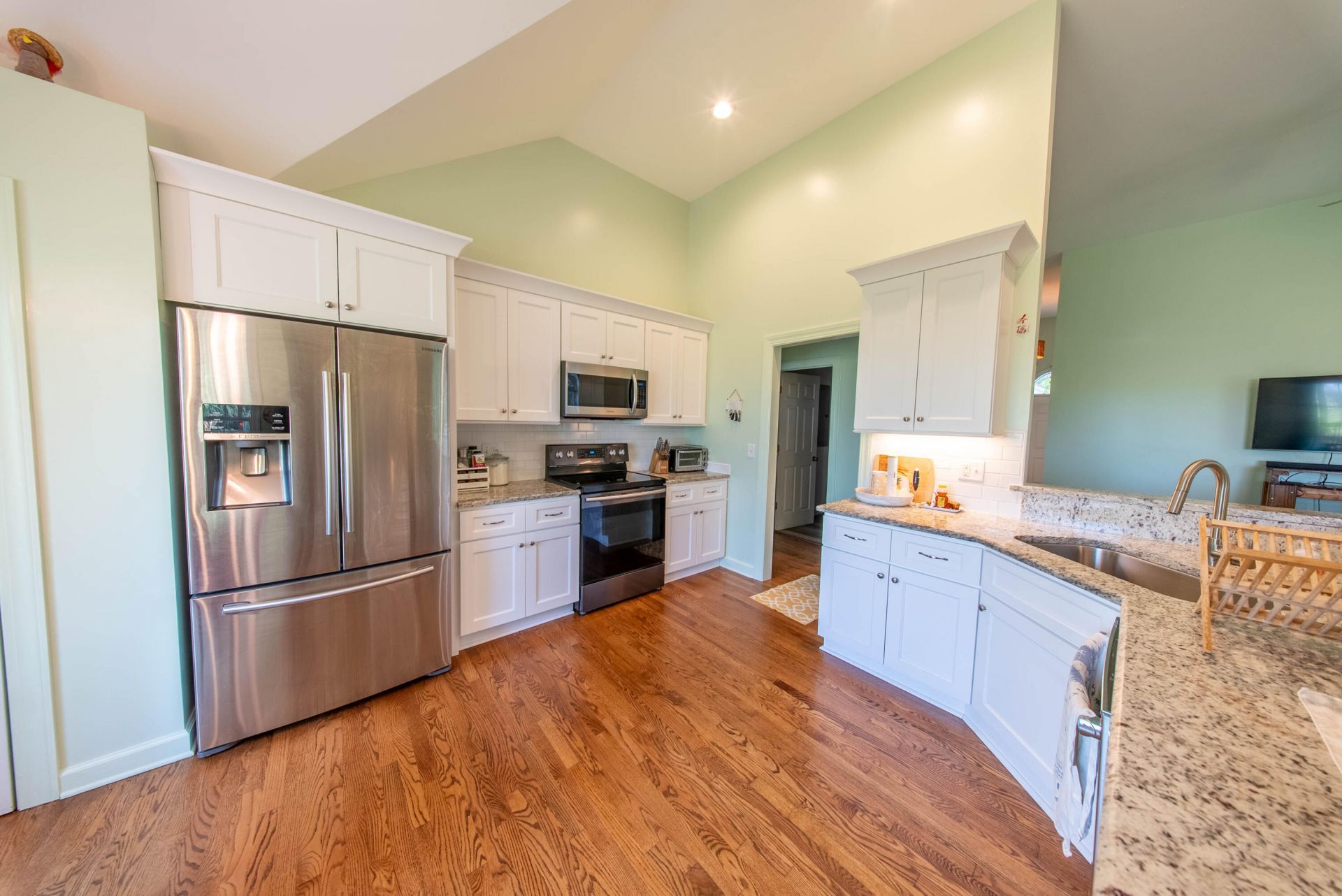359 Kingston Lane Photo 9