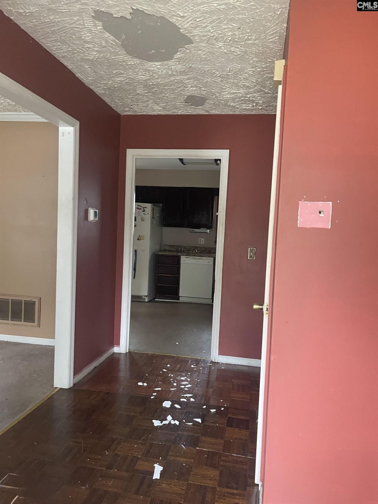 340 Thornridge Road  Photo 4