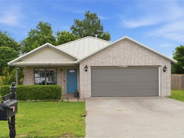 674 Olivia Lane , Centerton, AR 72719