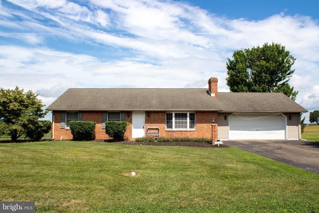 5237 SUNSET LANE , GAP, PA 17527