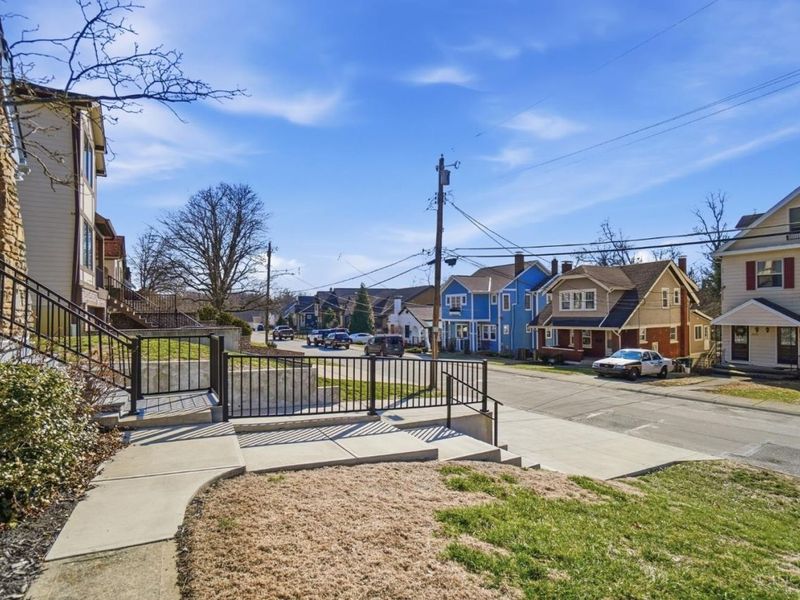3110 Kinmont Street, Cincinnati, OH 45208 Photo 2