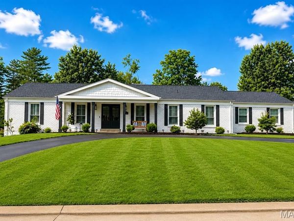 2041 Willow Leaf Drive, St Louis, MO 63131