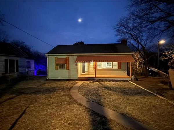 300 Dameron Street , Eden, NC 27288