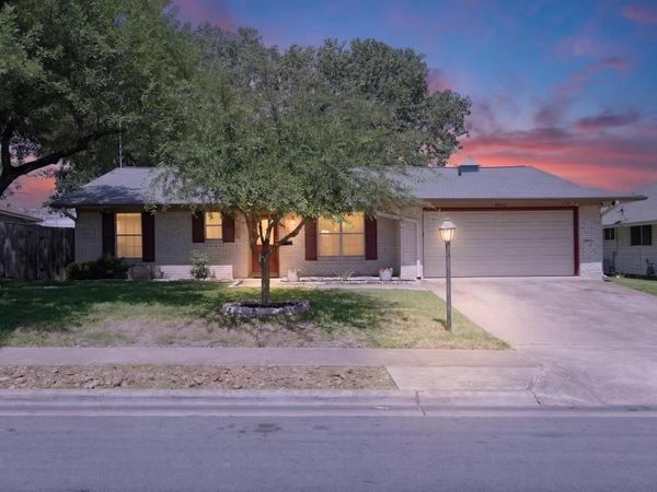 8602 Colonial DR, Austin, TX 78758