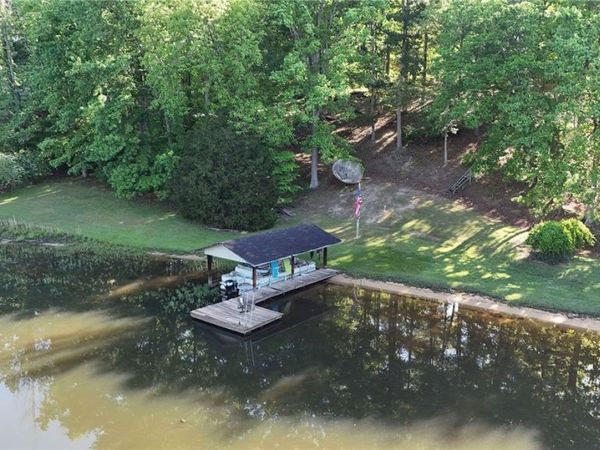 2 Rejenal Forest Rd , Northport, AL 35473