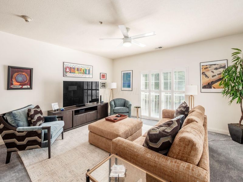 2245 Riverside Drive, Unit 202, Columbus, OH 43221 Photo 14