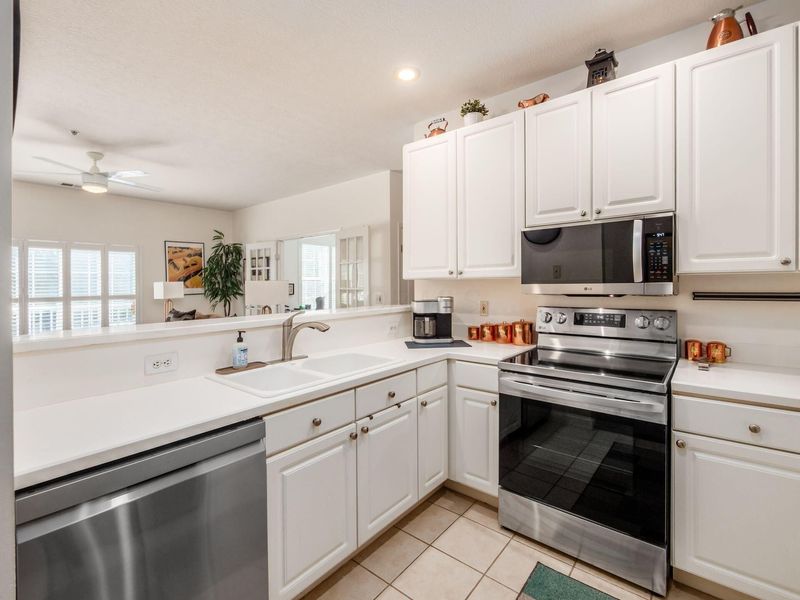 2245 Riverside Drive, Unit 202, Columbus, OH 43221 Photo 5