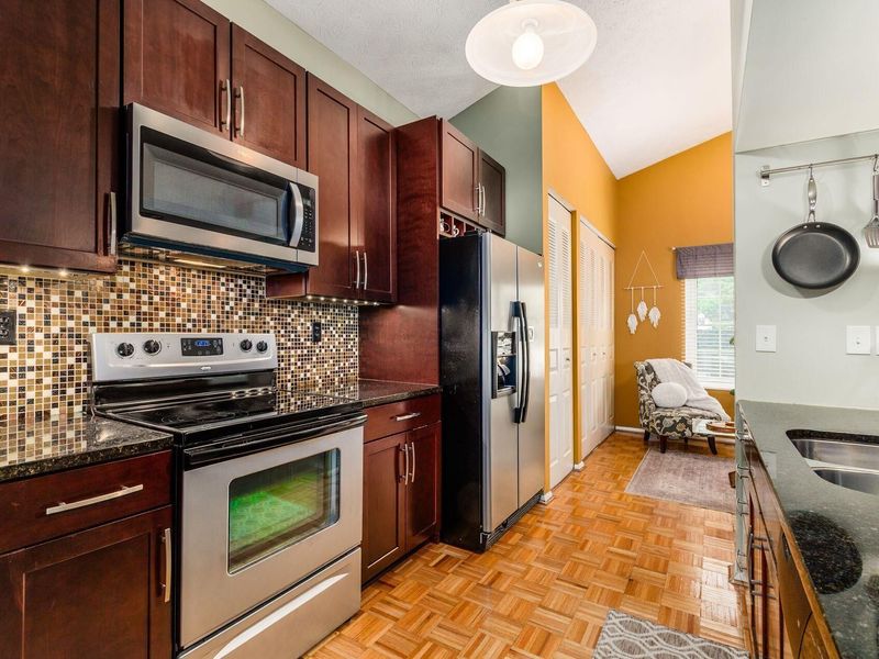 3872 Ramblehurst Road, Columbus, OH 43221 Photo 11