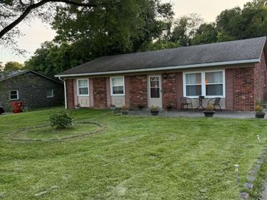 33 Meadowbrook Drive, Frankfort, KY 40601