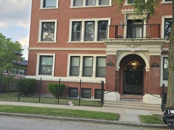 3733 S Lake Park Avenue , Unit 1, Chicago, IL 60653