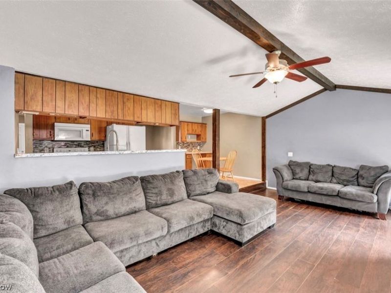 379 Ridgewood Drive , Eastlake, OH 44095 Photo 6