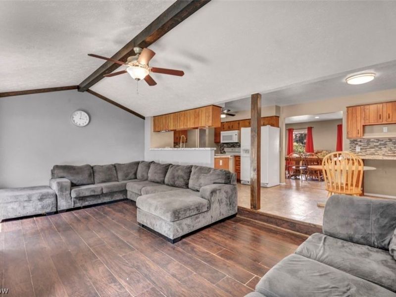 379 Ridgewood Drive , Eastlake, OH 44095 Photo 7