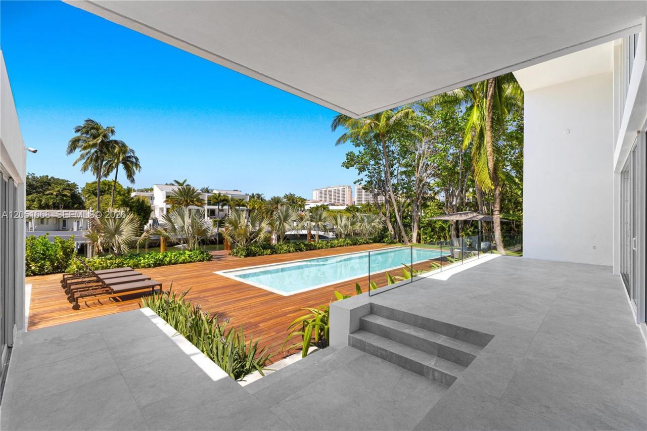 161 Cape Florida Drive , Key Biscayne, FL 33149 Photo