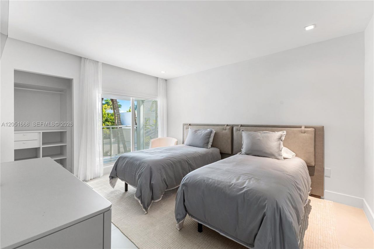 161 Cape Florida Drive , Key Biscayne, FL 33149 Photo