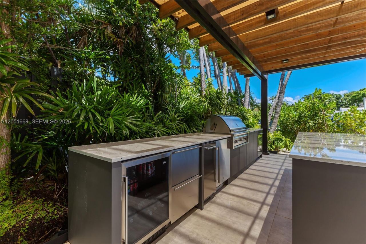 161 Cape Florida Drive , Key Biscayne, FL 33149 Photo