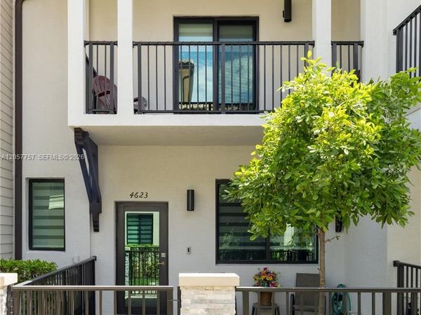 4623 NW 83rd Pkwy , Doral, FL 33166
