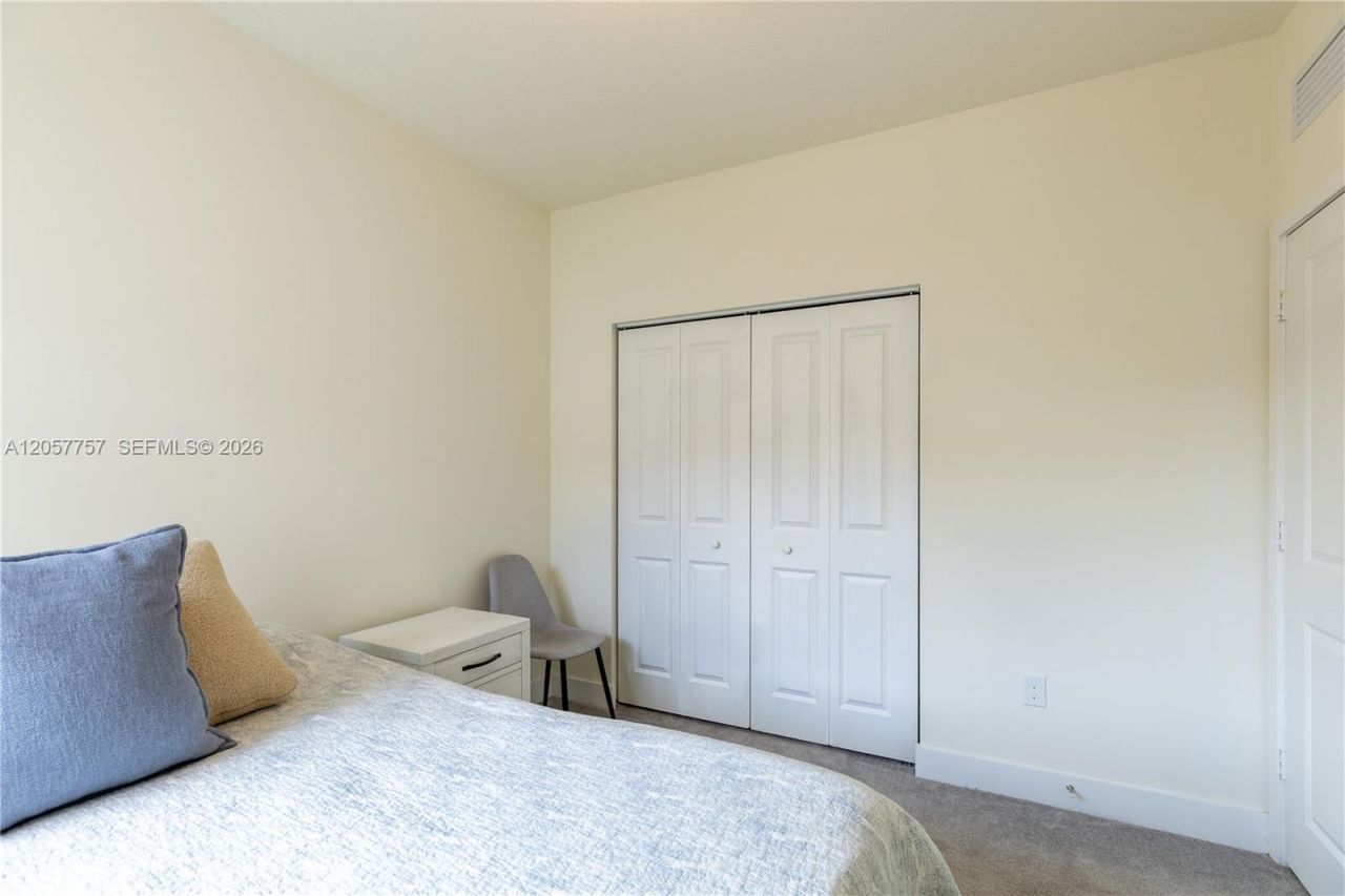 4623 NW 83rd Pkwy, Doral, FL 33166 Photo