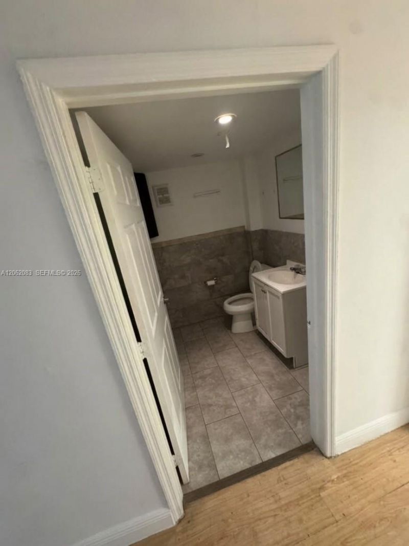 2 S Federal Hwy , Dania Beach, FL 33004 Photo