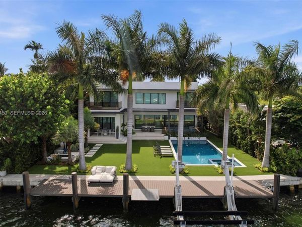 9814 W Broadview Dr , Bay Harbor Islands, FL 33154