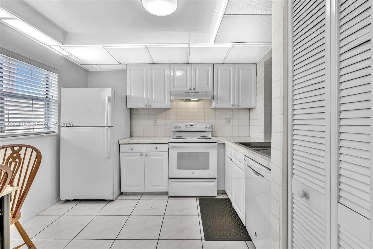 8852 W Mcnab Rd , Unit 203, Tamarac, FL 33321 Photo