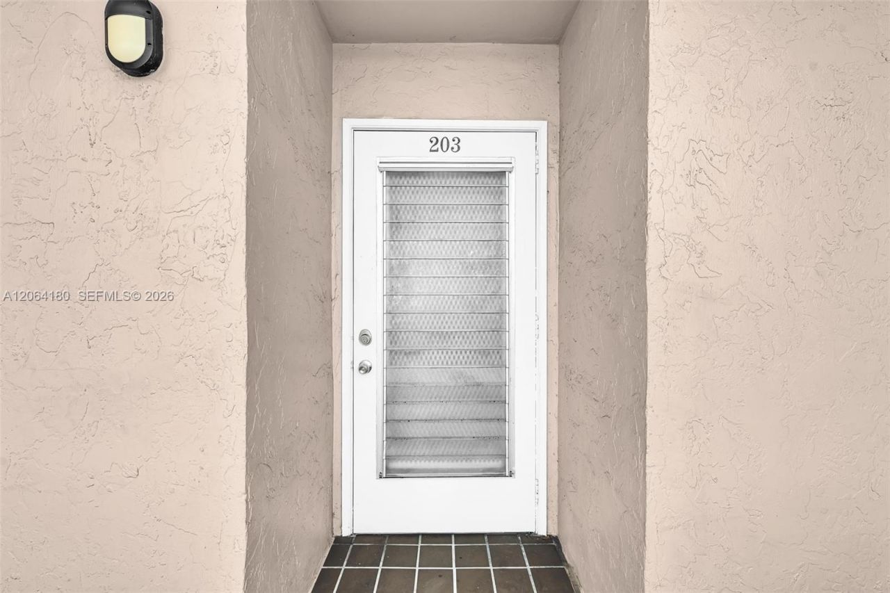 8852 W Mcnab Rd, Unit 203, Tamarac, FL 33321 Photo