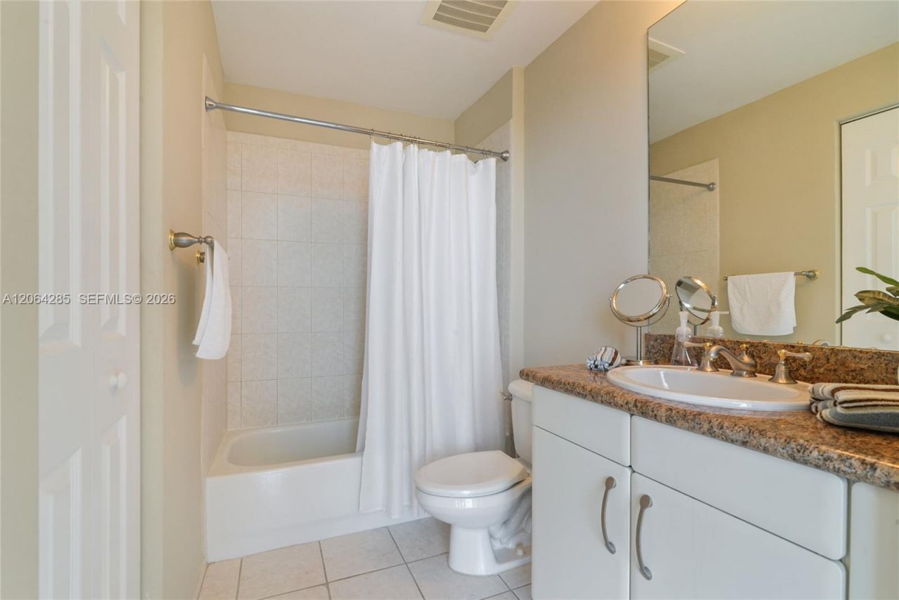 9751 E Bay Harbor Dr , Unit 8D, Bay Harbor Islands, FL 33154 Photo