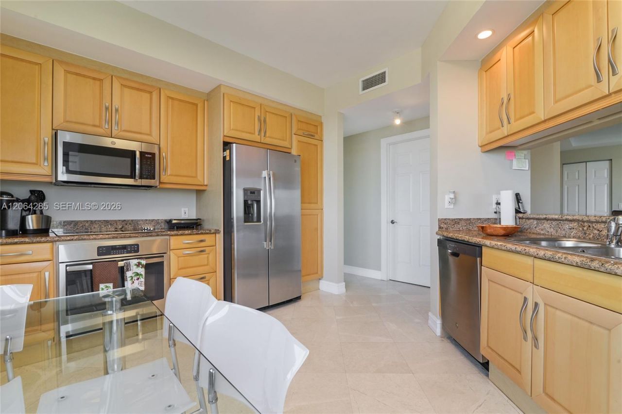 9751 E Bay Harbor Dr , Unit 8D, Bay Harbor Islands, FL 33154 Photo