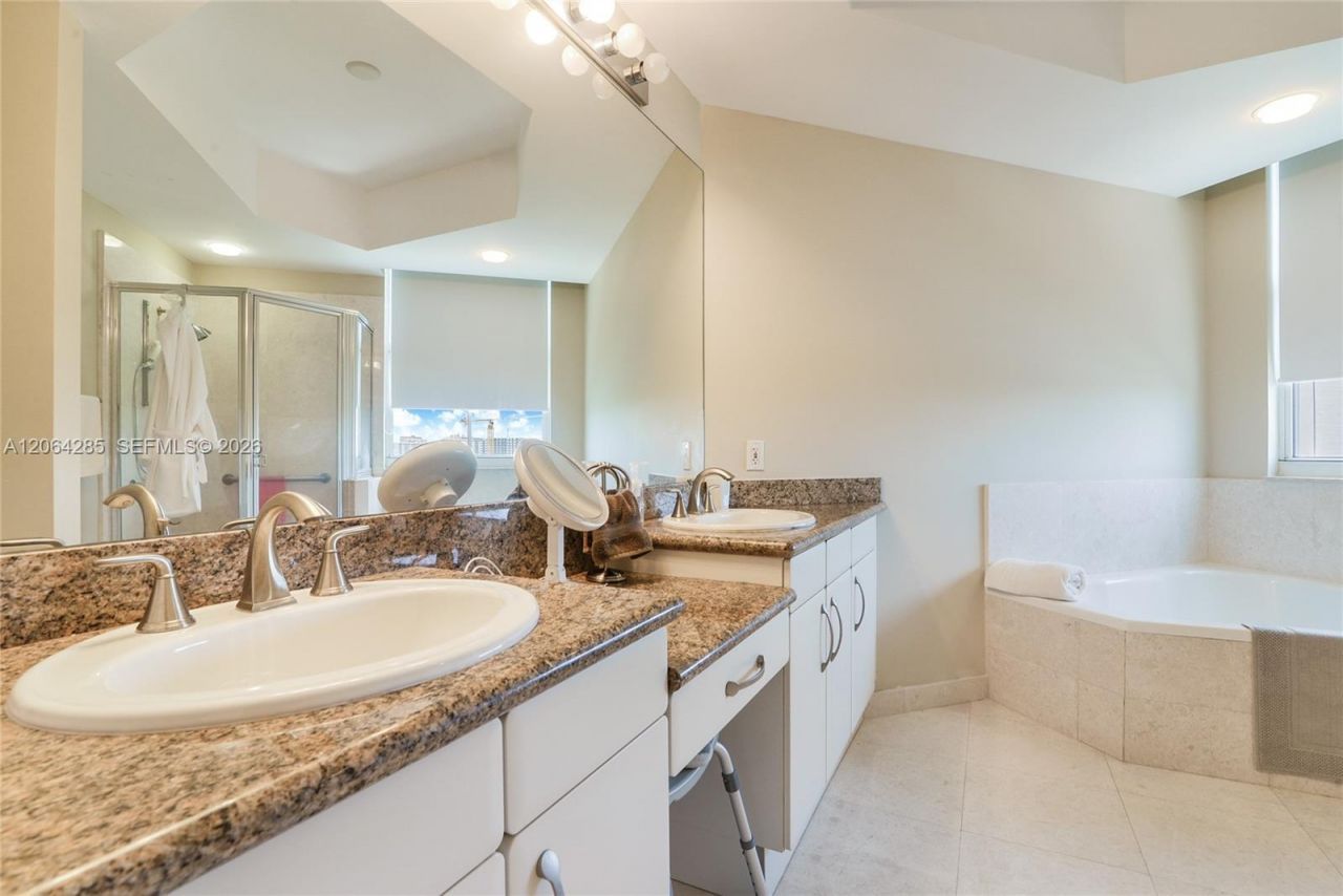 9751 E Bay Harbor Dr , Unit 8D, Bay Harbor Islands, FL 33154 Photo