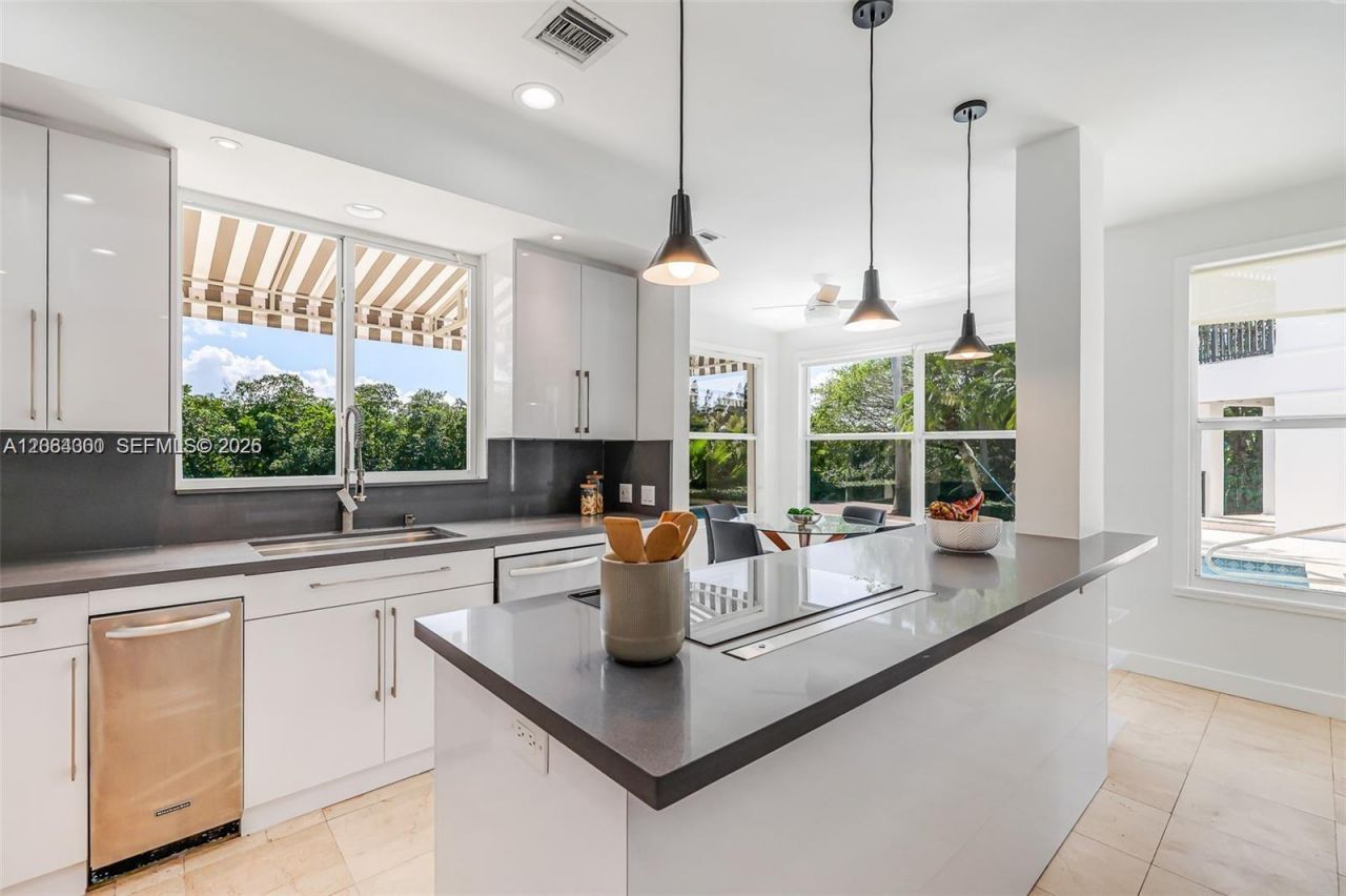184 Paloma Drive, Coral Gables, FL 33143 Photo