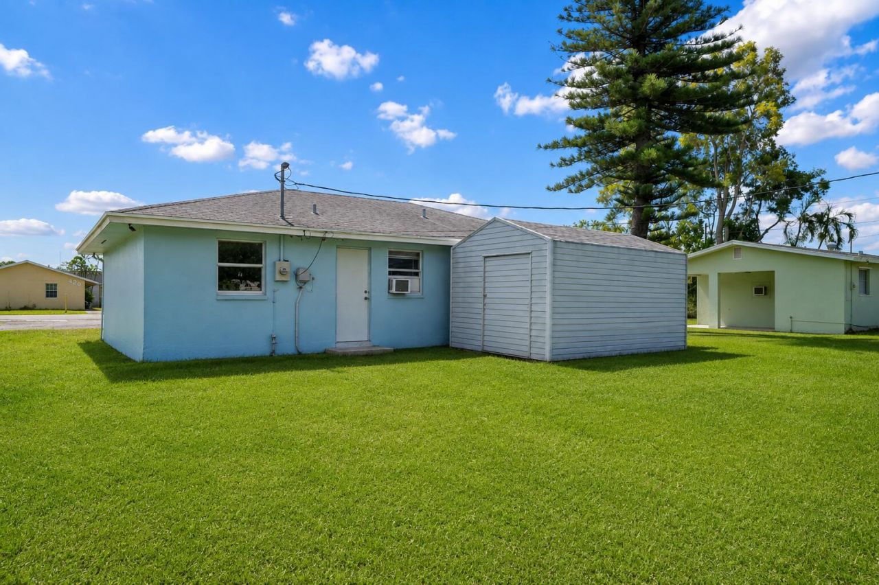 415 Fleming Avenue, Greenacres, FL 33463 Photo