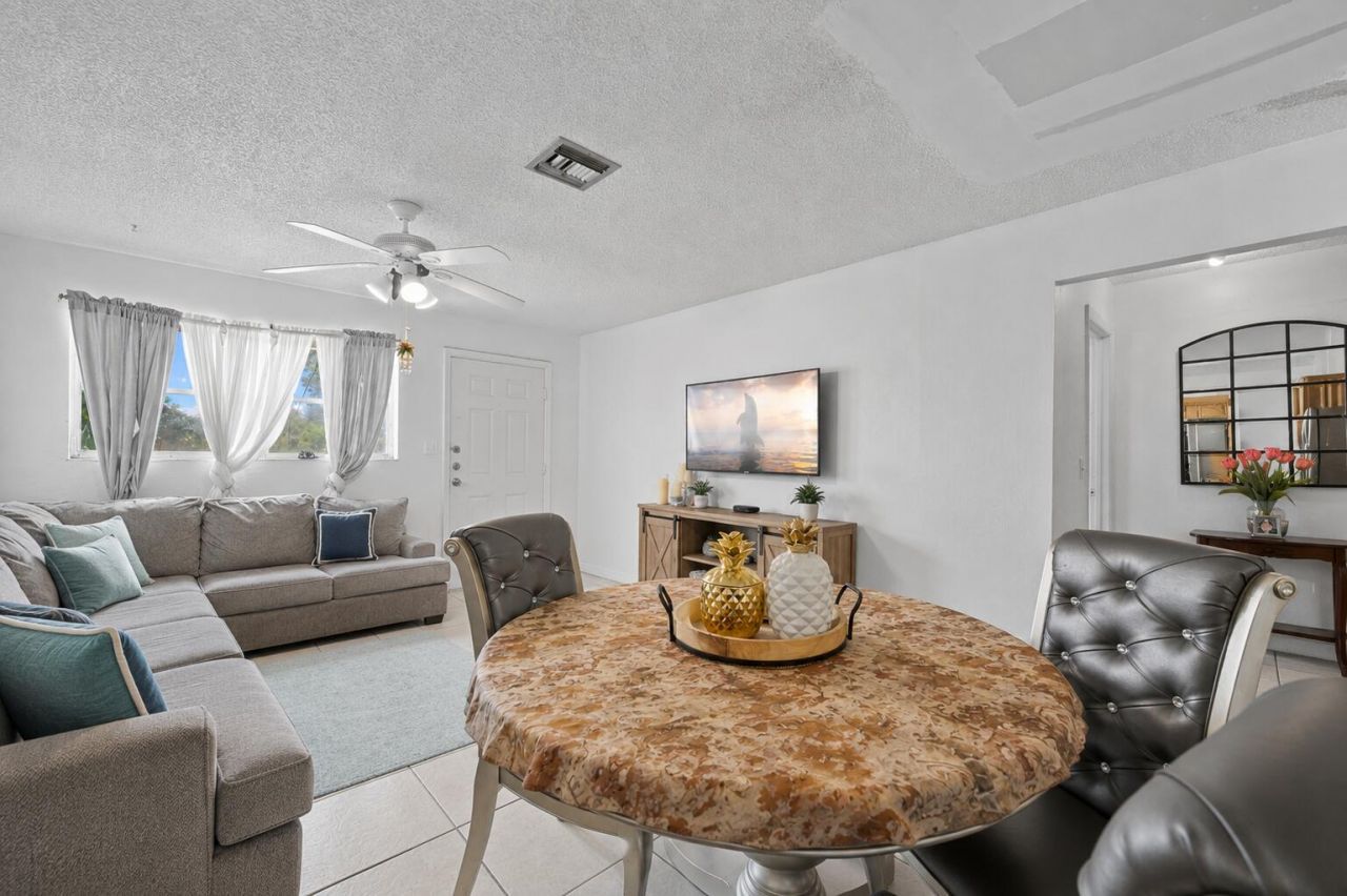 415 Fleming Avenue, Greenacres, FL 33463 Photo