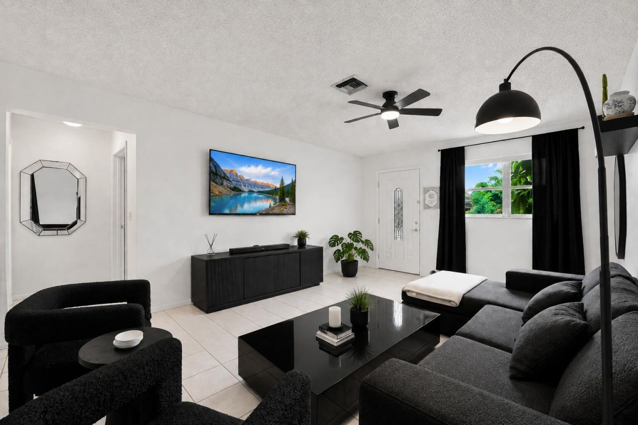 415 Fleming Avenue, Greenacres, FL 33463 Photo